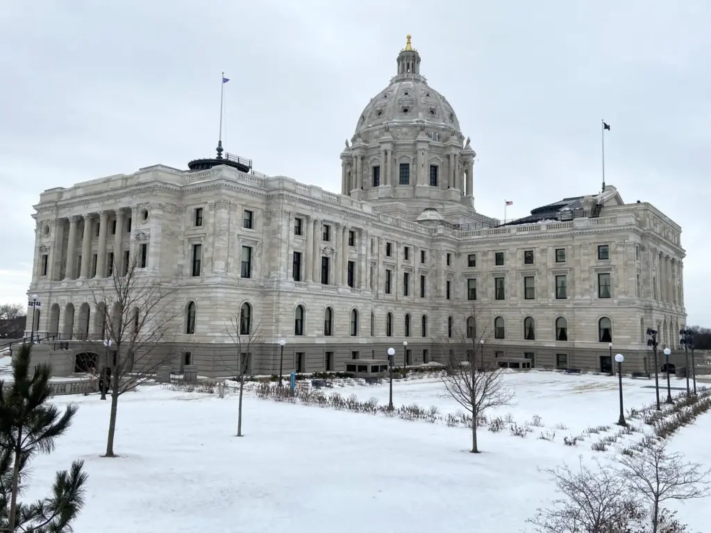 exterior view of minnesota state capital